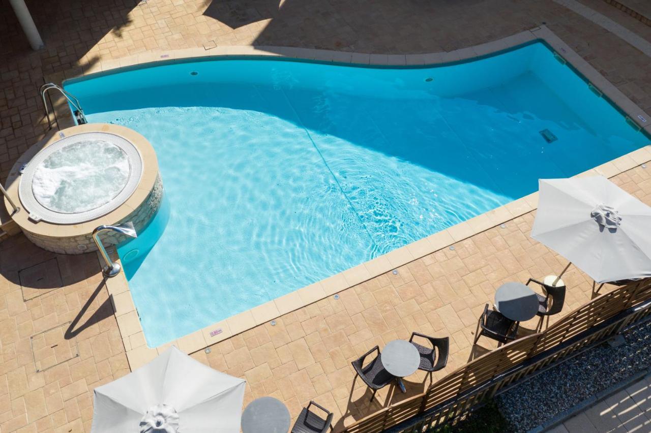 Logis Hotel Parenthese, Restaurant & Spa Chille Zewnętrze zdjęcie