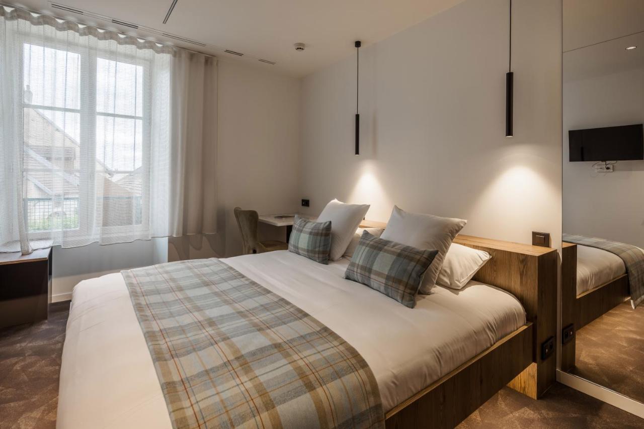 Logis Hotel Parenthese, Restaurant & Spa Chille Zewnętrze zdjęcie