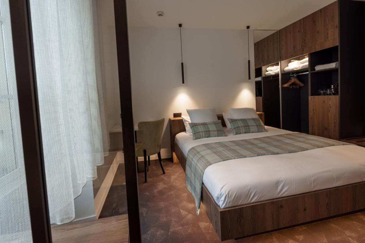 Logis Hotel Parenthese, Restaurant & Spa Chille Zewnętrze zdjęcie