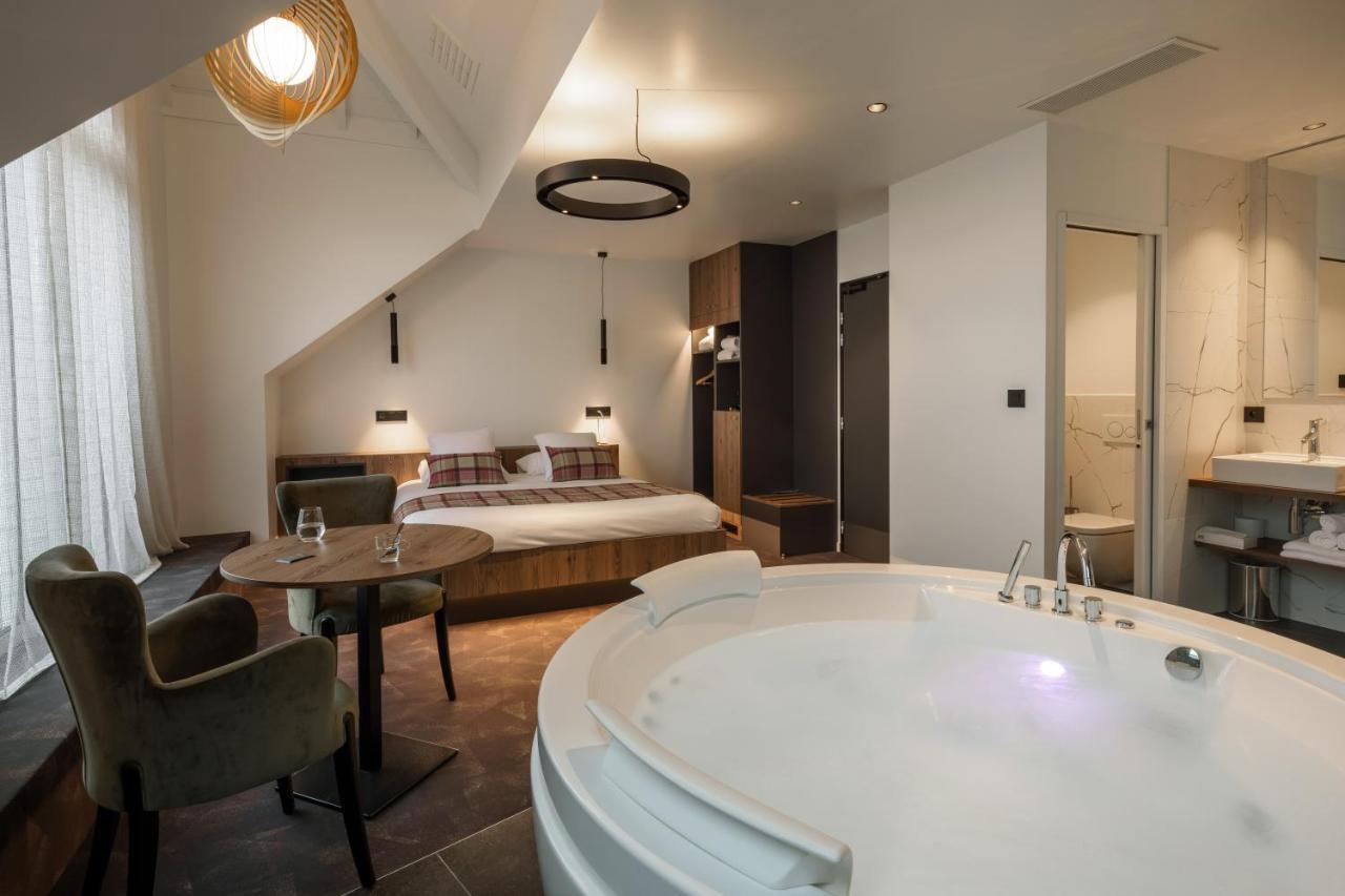 Logis Hotel Parenthese, Restaurant & Spa Chille Zewnętrze zdjęcie