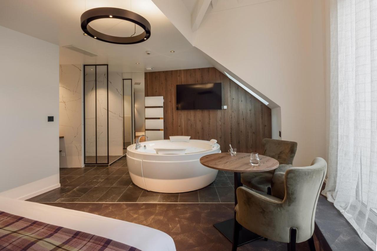 Logis Hotel Parenthese, Restaurant & Spa Chille Zewnętrze zdjęcie