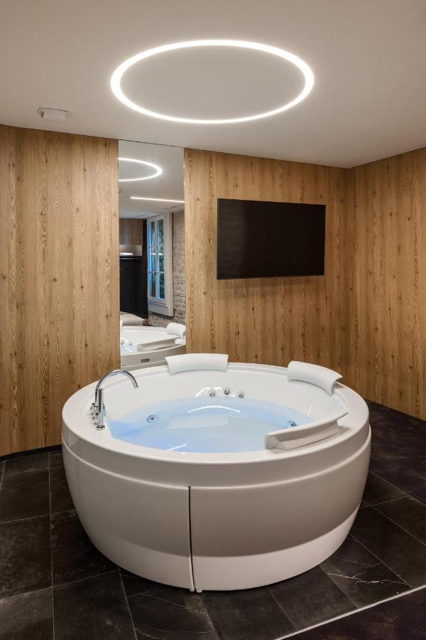 Logis Hotel Parenthese, Restaurant & Spa Chille Zewnętrze zdjęcie