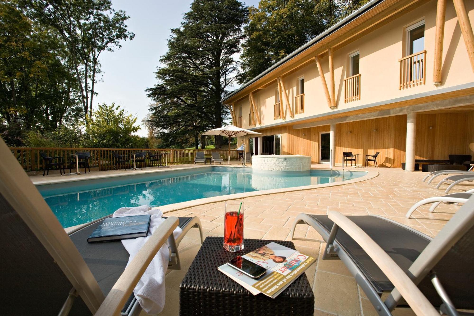 Logis Hotel Parenthese, Restaurant & Spa Chille Zewnętrze zdjęcie