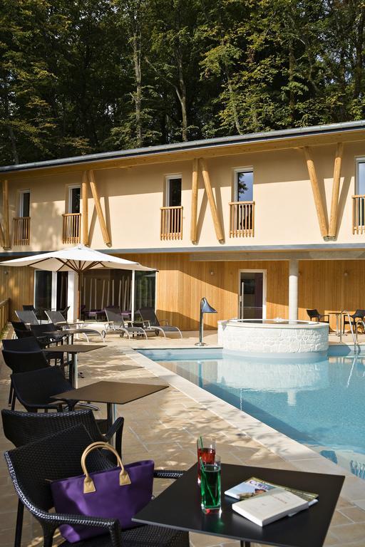 Logis Hotel Parenthese, Restaurant & Spa Chille Zewnętrze zdjęcie